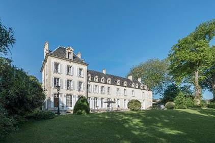 NORMANDY CHATEAU: 3 NIGHTS B&B FOR 4 PEOPLE
