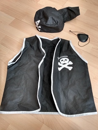 Pirate outfit age c5-6