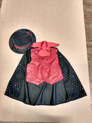 Vampire/magician outfit age 3-6