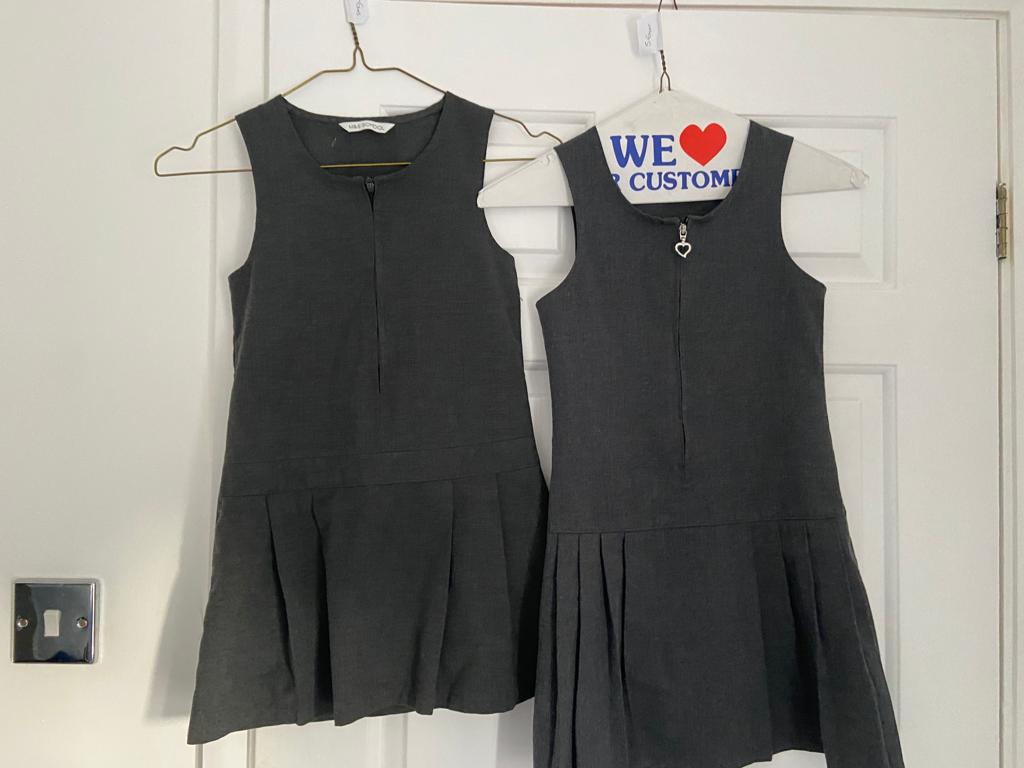 Pinafore with zip 5-6 yrs