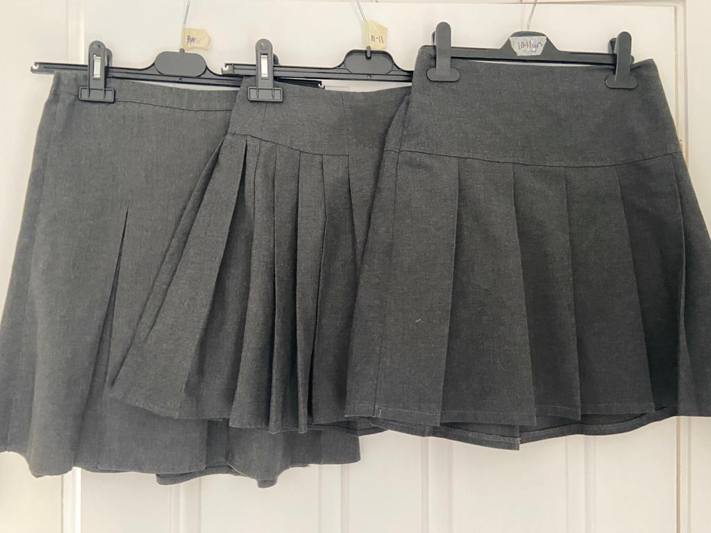 Skirt adjustable waist 10-11 yrs