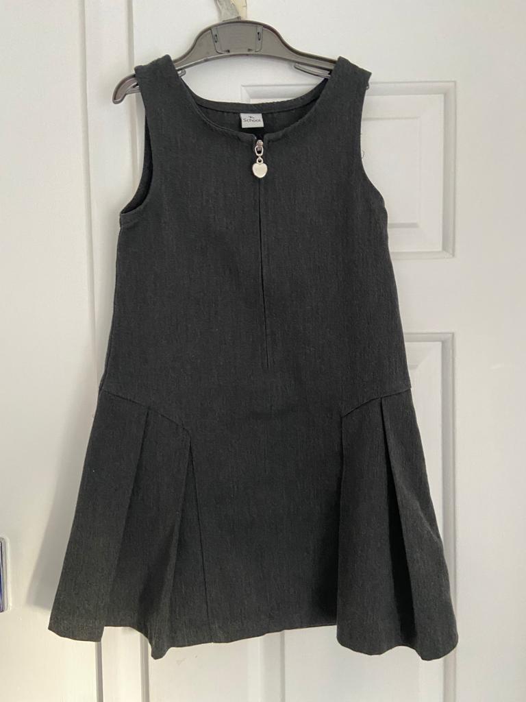 Pinafore with zip 3 yrs