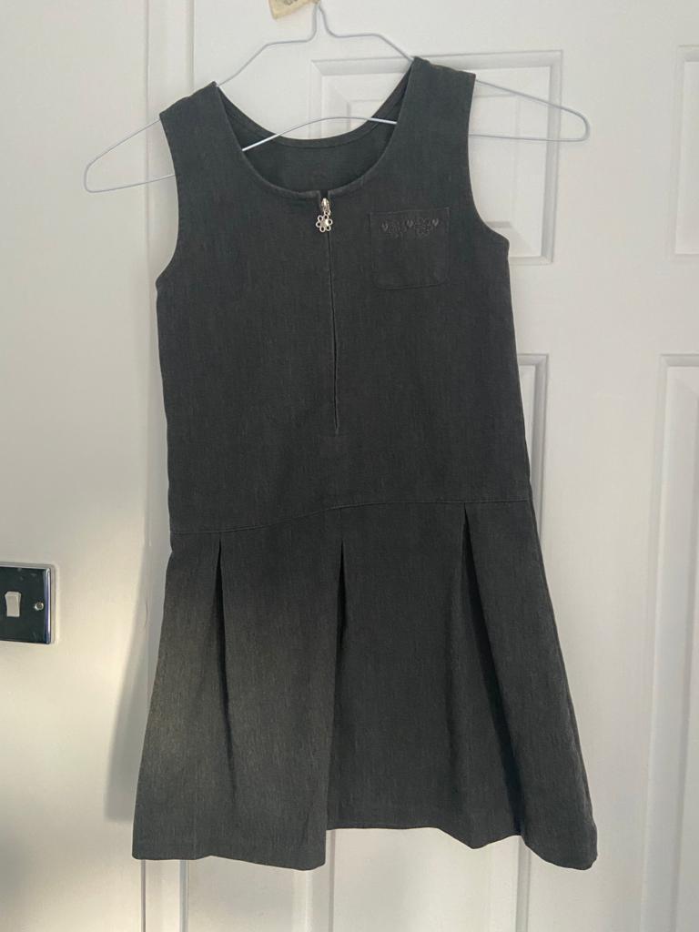 Pinafore with zip 7-8 yrs