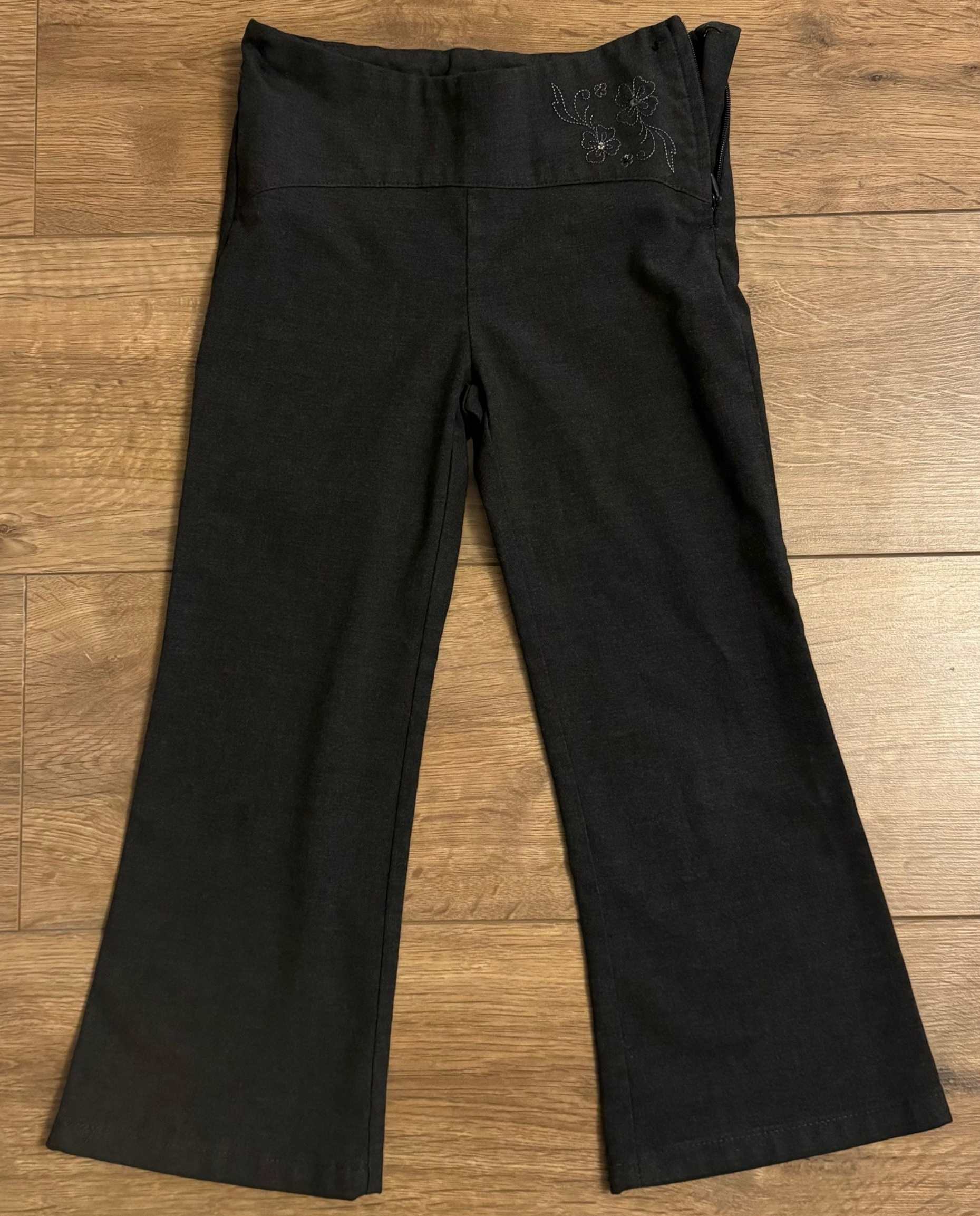 Trousers (with bows or charms) 4-5 yrs