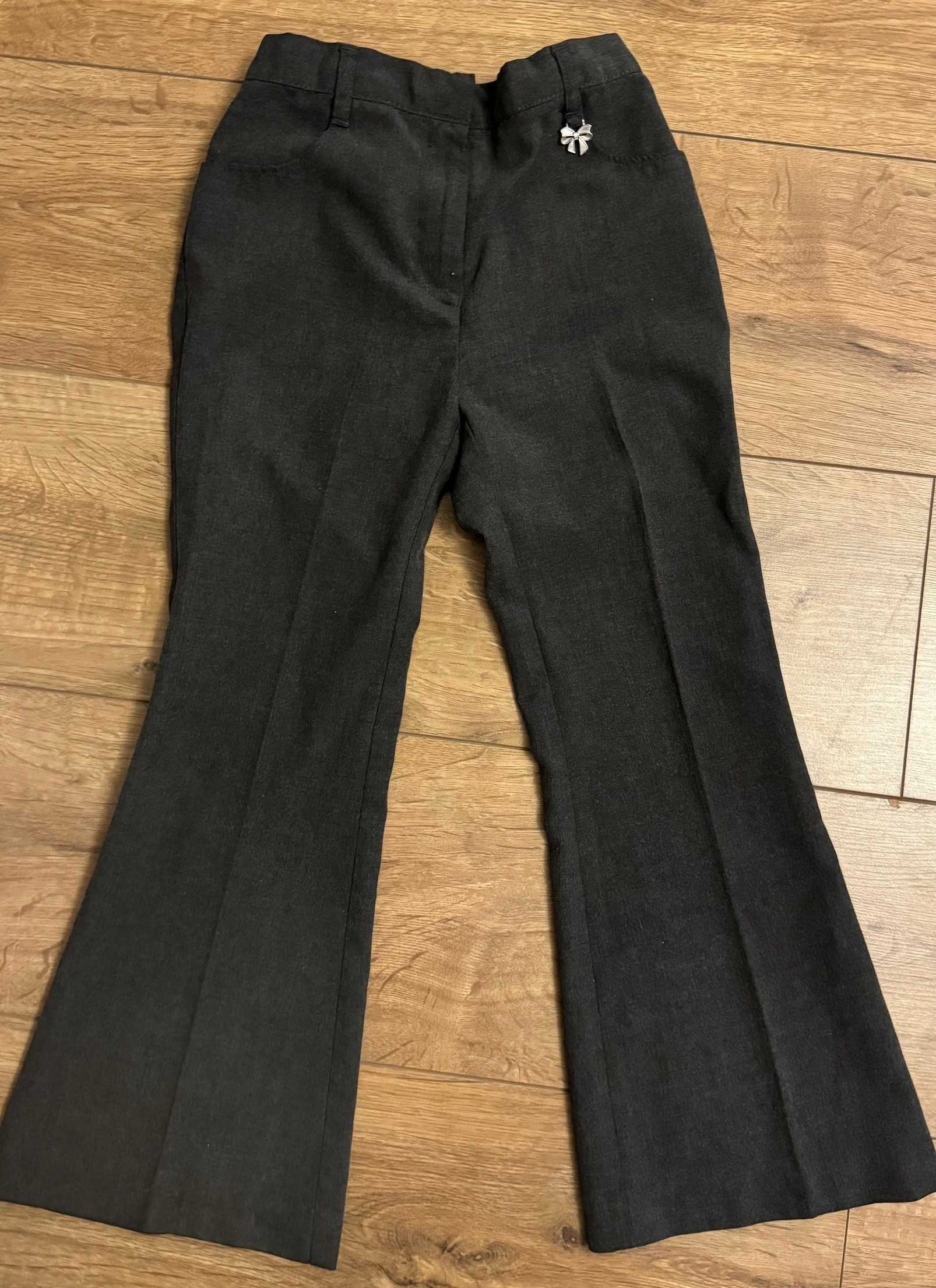 Trousers (with bows or charms) 6-7 yrs