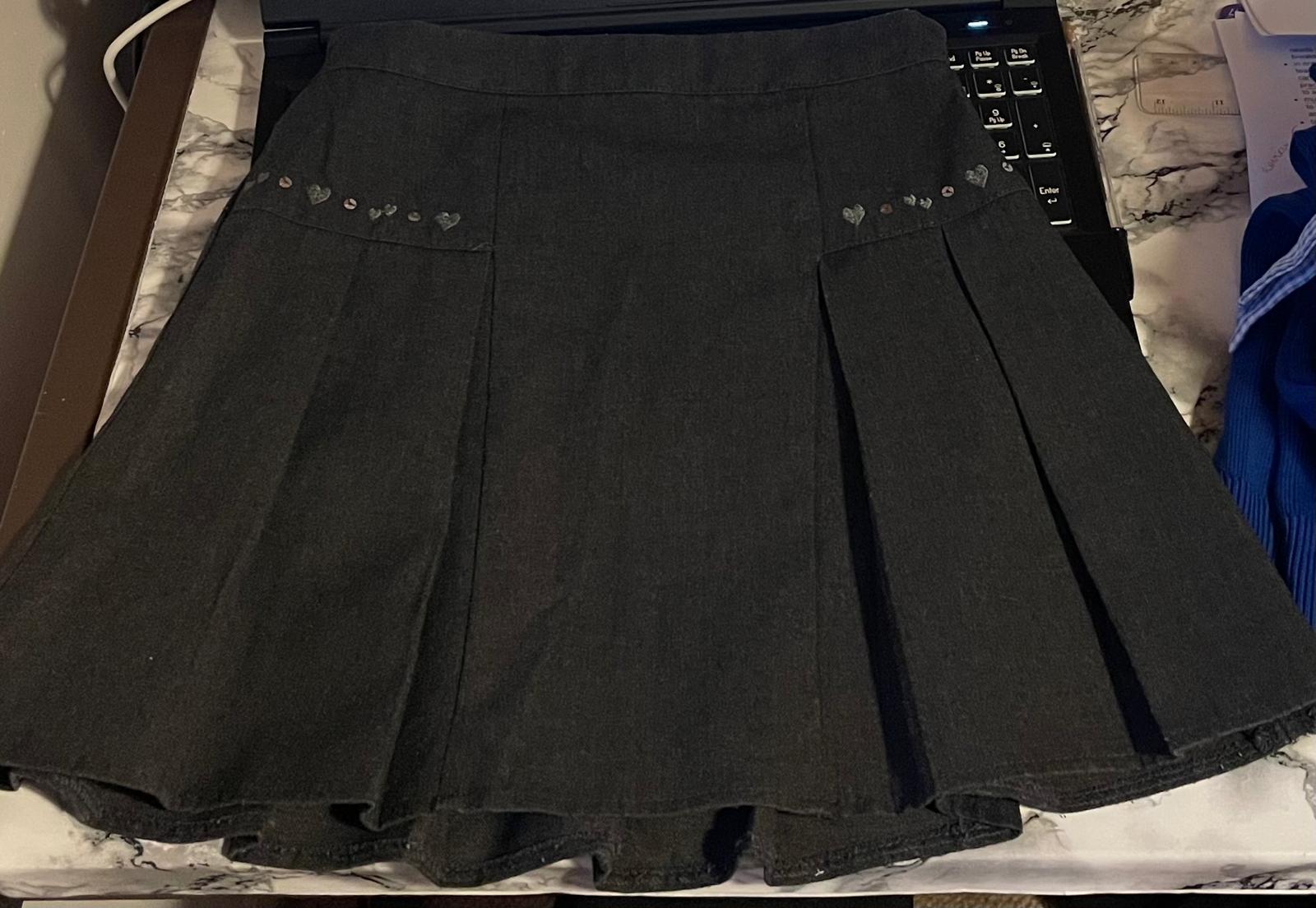 Skirt adjustable waist 5-6 yrs